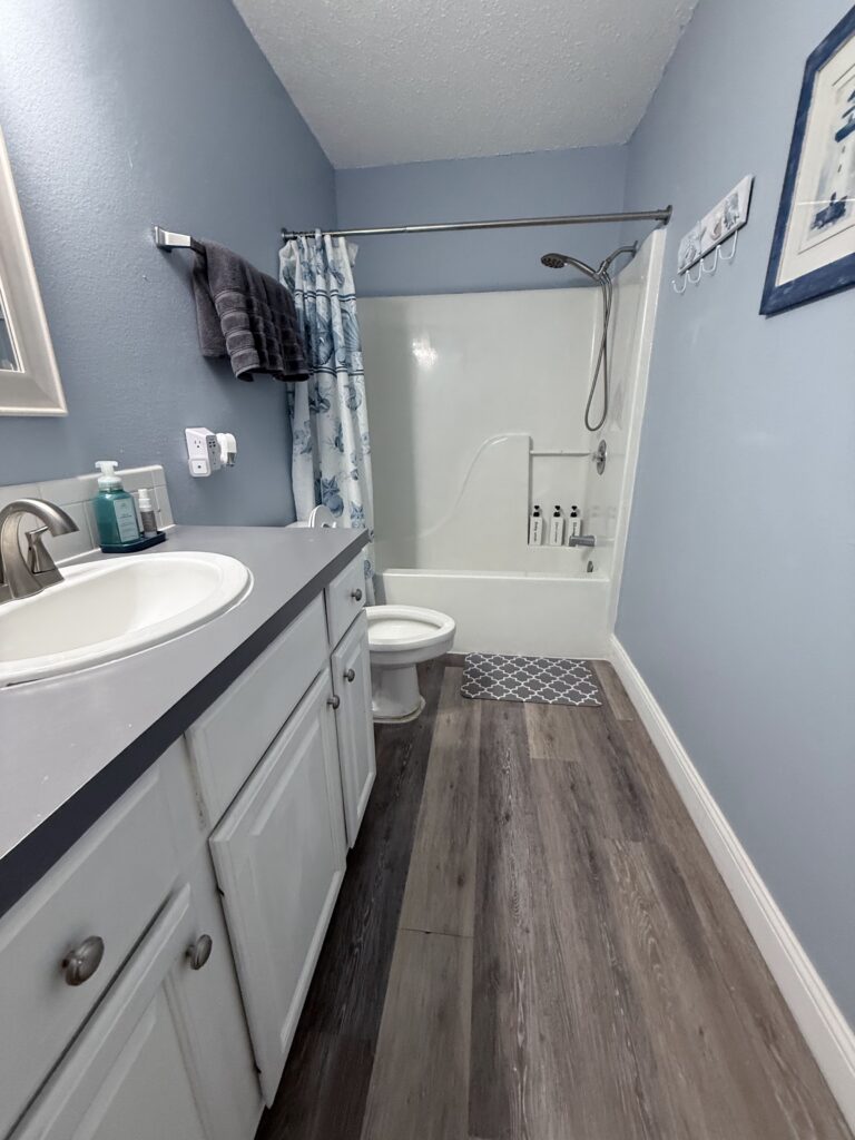 Balcony Retreat bathroom