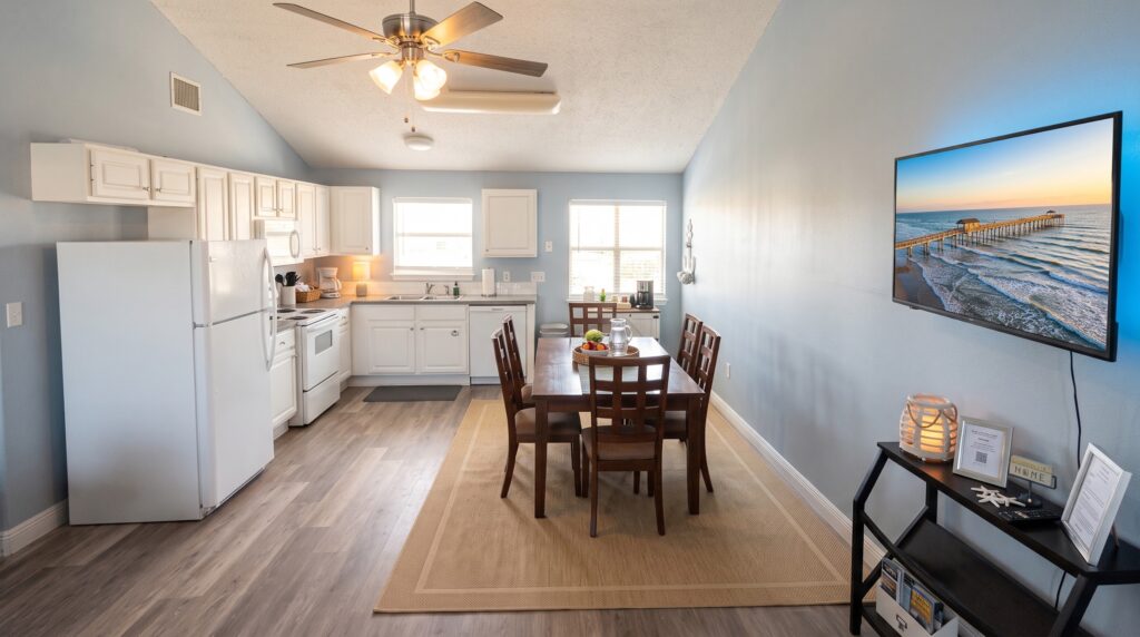 Balcony Retreat kitchen and dining area